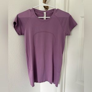 Lululemon t-Shirt lilac color size 6, never been worn before